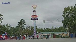 Атракционы в парке Южно-Сахалинска. Лето.mp4