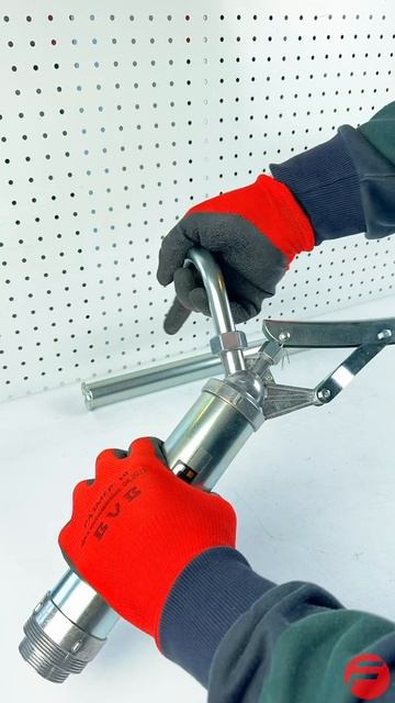 Насос ручной рычажный телескопический JCB для раздачи масла из бочки JCB-490E64457