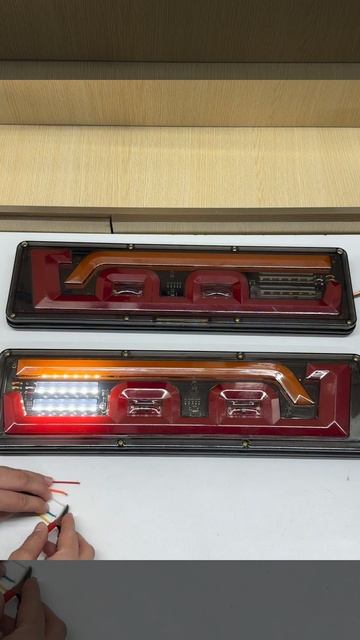 Фонарь задний грузовой 24 вольт 430x150мм 2 шт STP-19