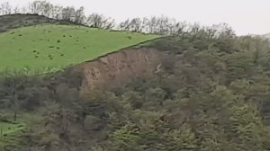 Ополозни в горном месности в Дагестане после дождя во многих местах были ополозни и наводнение в Даг