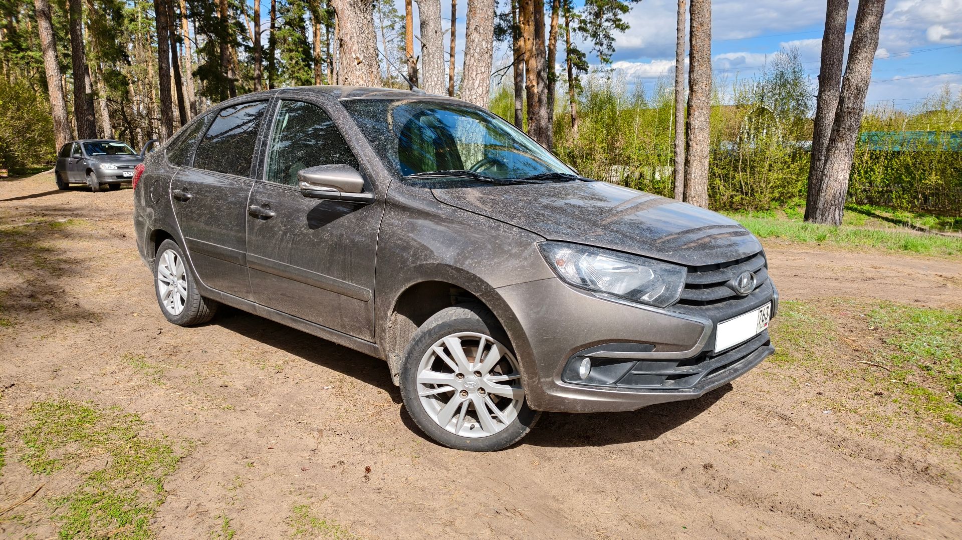 Гранта - Лифтбек. 106 л.с. Люкс 2021 г.вып. 1хоз. Пробег: 77 т.км.