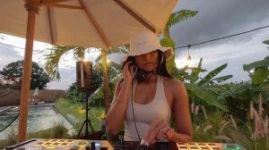 normakomala - groovy sunset house mix