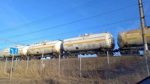 Грузовой с цистернами под аммиак.