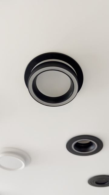 Светильник встраиваемый с акрилом черный