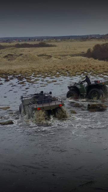 Зачем тебе лодка когда есть такой лайнер? 