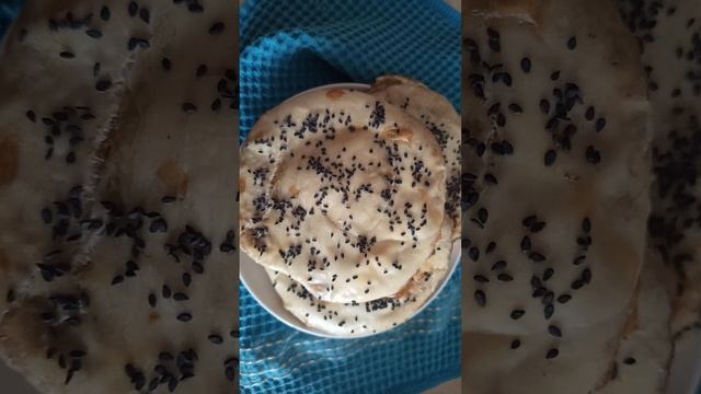 Лепёшки с луковой начинкой 