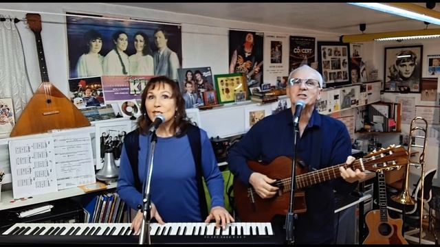 Две гитары. Поют Виктор Карасенко и Галина Кныш Ансамбль Москвичи