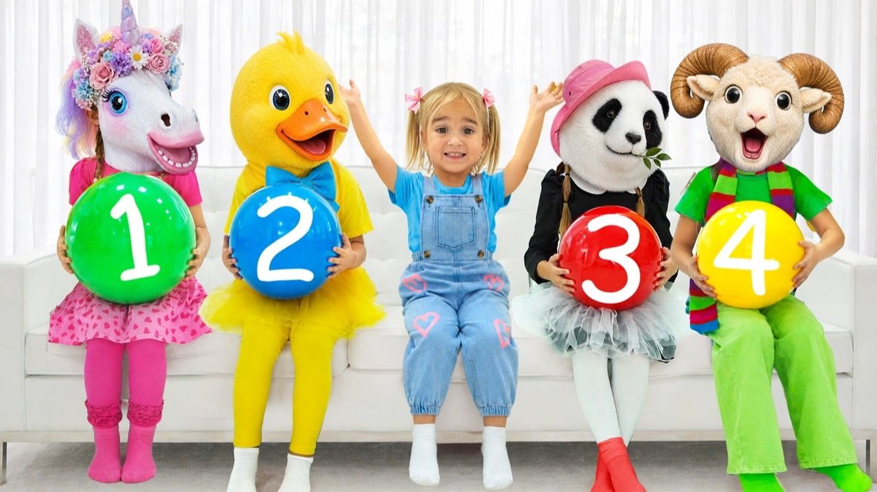 АЛИСА | Пять маленьких Мий играют в прятки с тётей