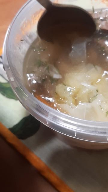 Базовый минимум холостяка. Готовый ужин из магазина.