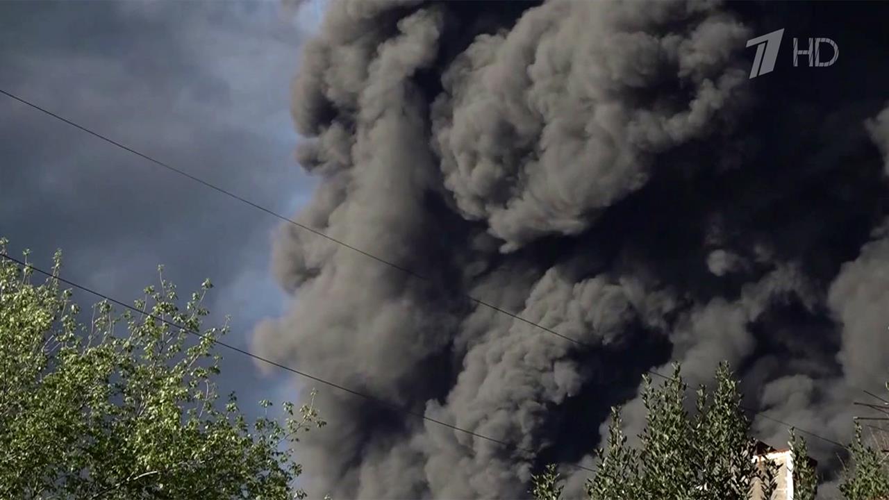 В Туапсе ликвидировано открытое горение на заводе по переработки нефти