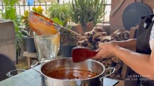 Свинина в соусе с фасолью и горячими лепешками Традиционный рецепт ранчо