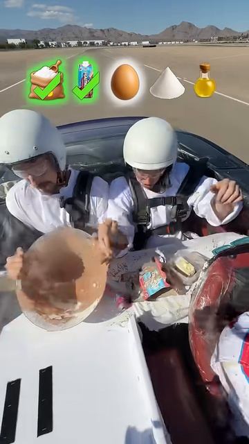 Я испекла торт в гоночной машине