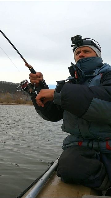 МОЩНЫЙ УДАР КРУПНОЙ ЩУКИ НА СПИННИНГ ЛОВЛЯ ЩУКИ РАННЕЙ ВЕСНОЙ НА ВОБЛЕРЩУКАВЕСНА 2026