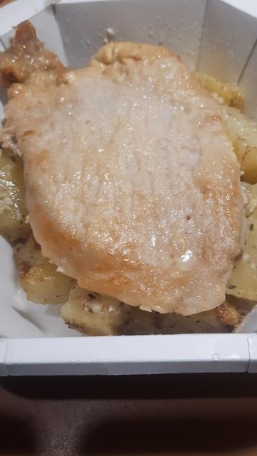 Базовый минимум холостяка. Готовый ужин из магазина.