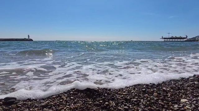 Ялта в Крыму сегодня 2026 🌊 Морские волны у берега чёрного моря 🧘♂️ Таймлапс видео для релакса