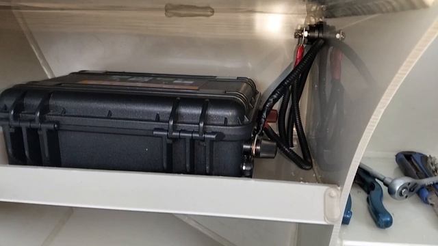 Лодка  Striker X4 Капот  
Установка электрики 