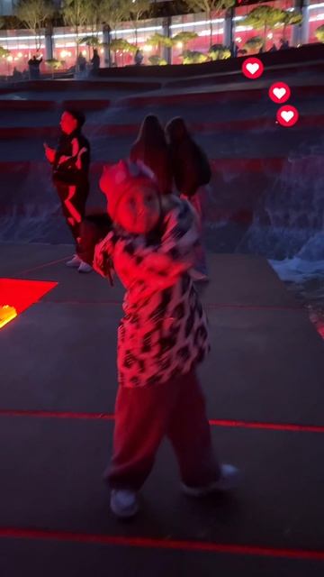 Танец  у водопада Хорошего вечера