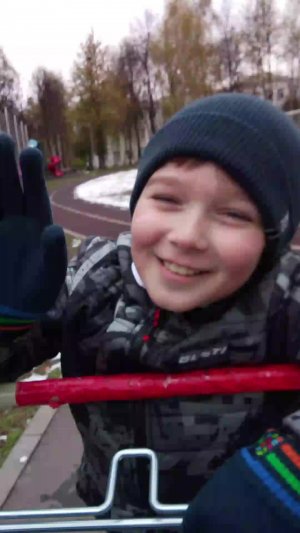 катаюсь на тележке