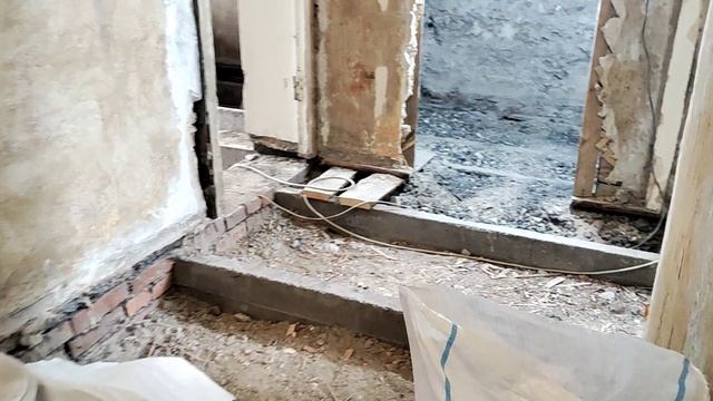 Сталинки, кировки, старый фонд. Дерево, железо, плиты. Стяжке быть везде!!! Апель 2026