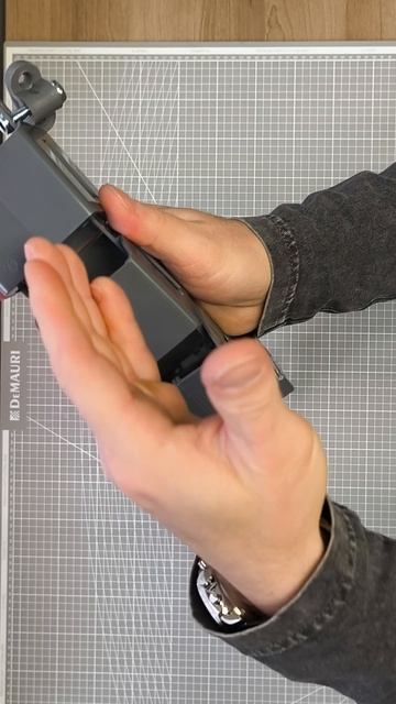 КВАДРАТНЫЙ серый без основания