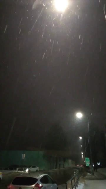 24122022 снег и фонарь