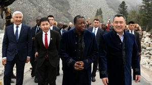 Садыр Жапаров познакомил председателя Совета министров Того с традициями кочевников