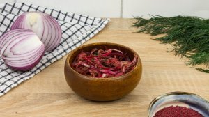 Маринованный лук с сумахом