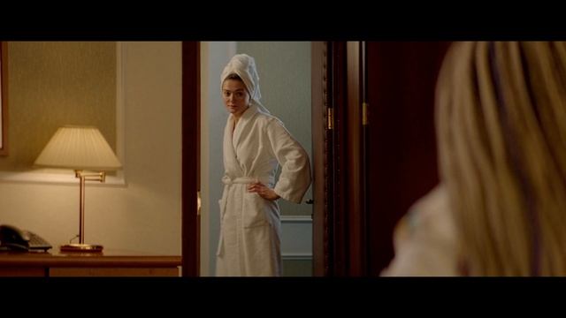 Фильм Батя (2021)Батя ювелирно отрезает Максу прозрачную дольку от огромного яблока