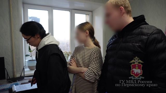 В Прикамье выявлена группа дроповодов, вовлекавших подростков в неправомерный оборот банковских карт
