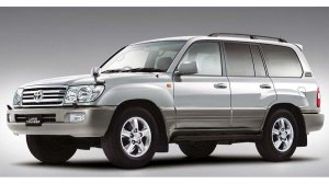 Модели 1:64 Toyota HiLux & Toyota Land Cruiser