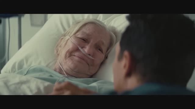 Купер встречает престарелую дочь Мёрф на станции Купер  Интерстеллар 2014