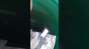 топлю корабль Титаник из бумаги