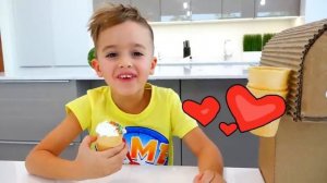 Влад и Никита и Челлендж с арбузом и мороженым для мамы