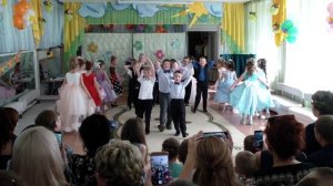 Песня «Только в школу» сл.и муз. Е. Гомоновой