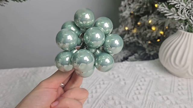 ГРОЗДЬ стеклянных эмалевых шариков на проволоке 12 шаров по 25 мм цвет: мятный 2000644