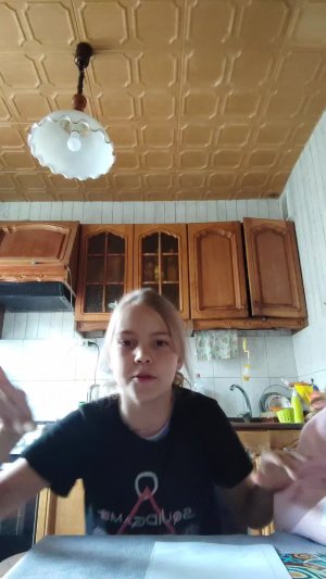 Делаем уроки с Настю Хай