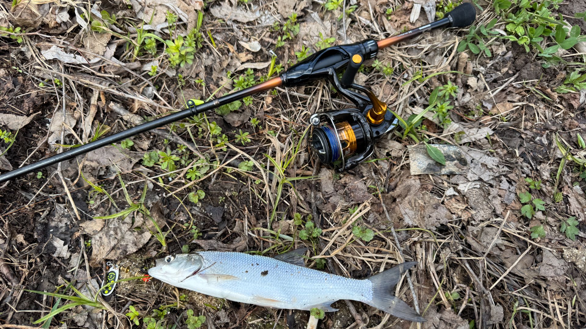 Рыбалка в Апреле на спиннинг с берега. Блесна. Рыбалка на блесну. Рыбалка на спиннинг с берега.