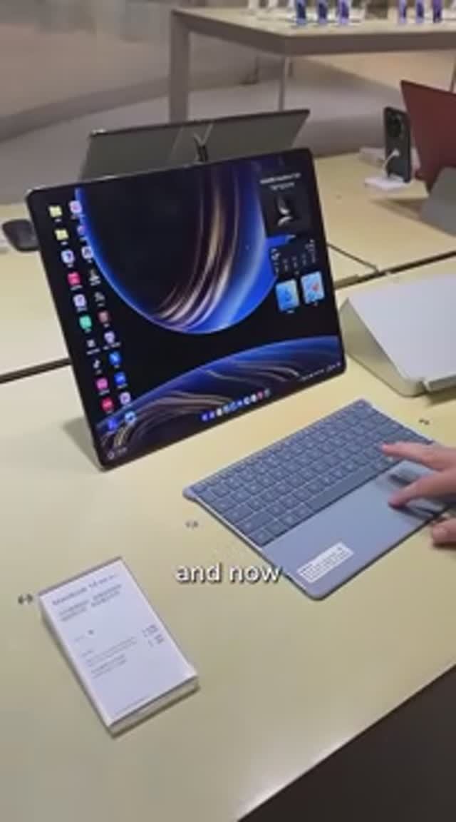 Самый безумный ноутбук, который я когда-либо видел 🤯🇨🇳 #технологии #китай #роскошь