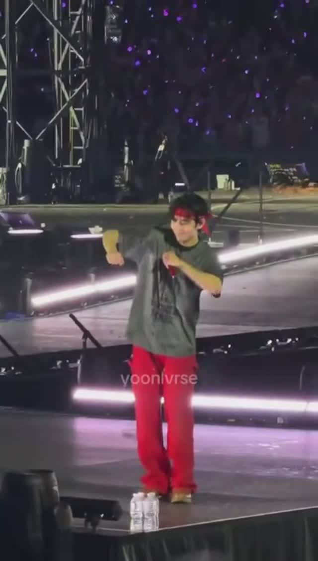 Мини хореография Тэхёна...