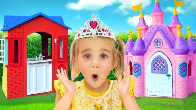 Николь и Саша играют со своими домиками. Обе девочки считают, что их домик лучше.