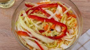 Маринованная капуста с болгарским перцем