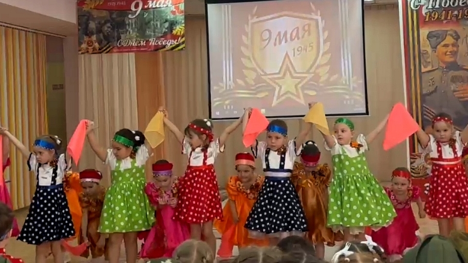 Гляжу в озера синие | танец в детском саду