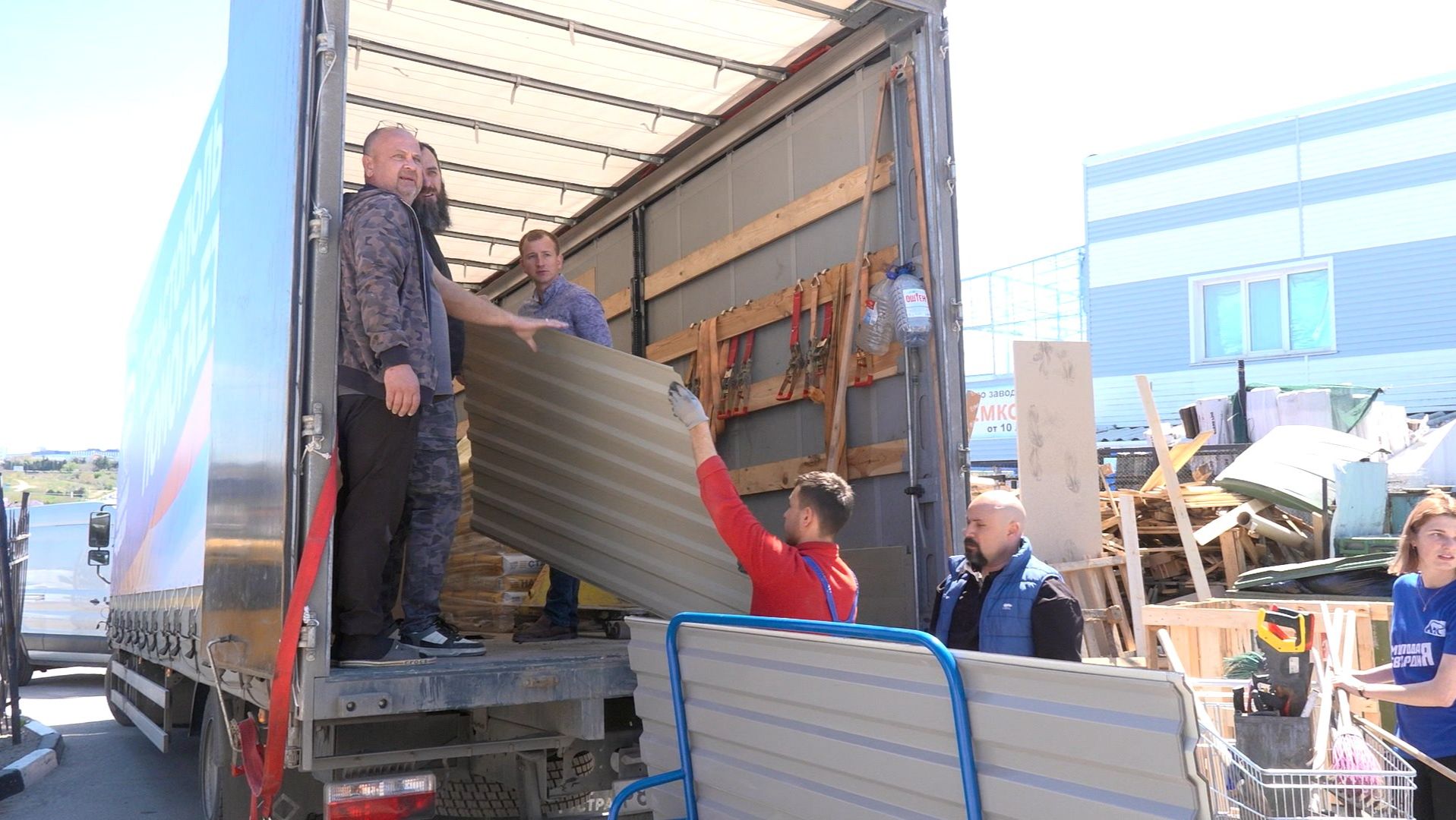 5 тонн гуманитарного груза отправились в Дагестан