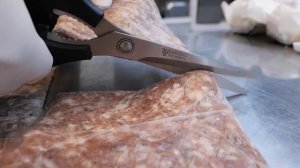 Приготовление пиццы в итальянской печи - ресторан корейской западной кухни