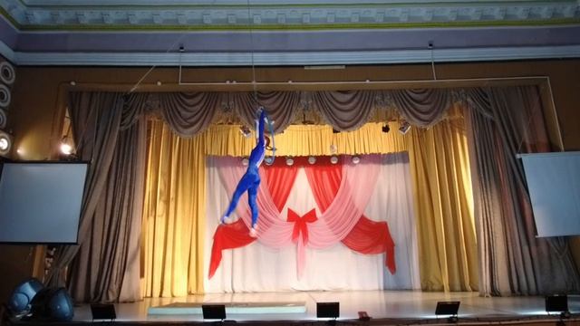 Гимнастка в гольце Алия Сафиуллина Цирк Радуга п. Красная Поляна Кировской обл