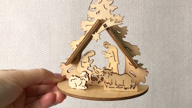 Ёлочная игрушка РОЖДЕСТВЕНСКИЕ ЯСЛИ дерево 11х12 см 53-5072