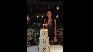 Оксана Самойлова  в прозрачном платье отметила 38-летие с мамой: «Мы избавились от обидчика»