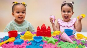 Магия кинетического песка! Твин Твин находят внутри фрукты🍎, животных🐶 и фигуры🫶🏽