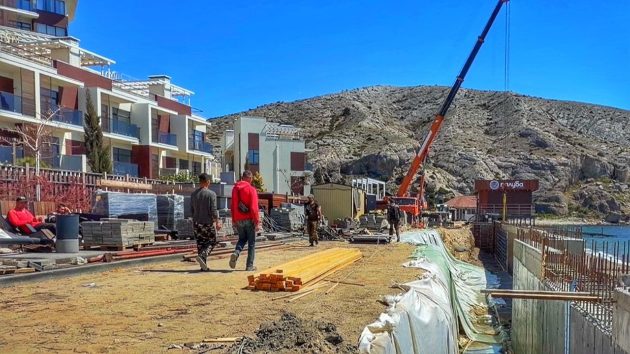 Судак готовится принимать туристов!