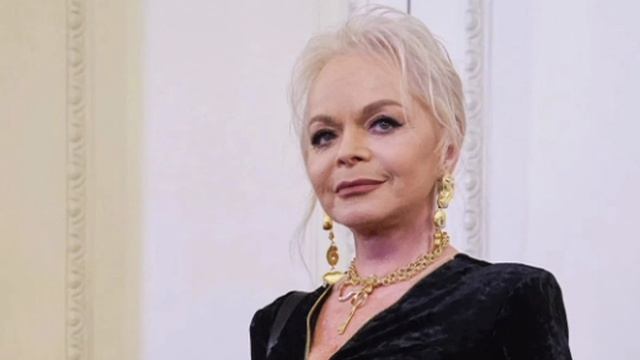 Ларису Долину госпитализировали из-за сильной боли в позвоночнике  СМИ.

Сообщается что у певиц